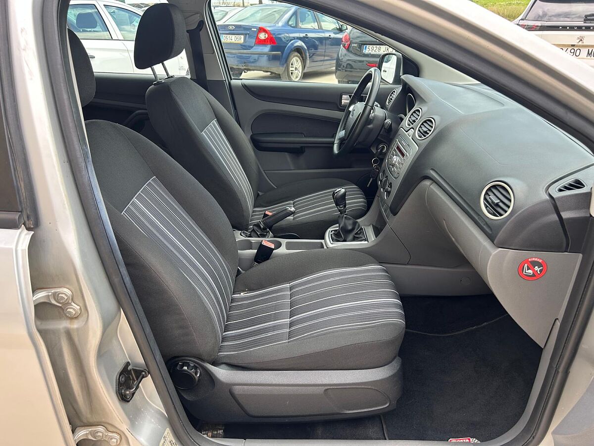 FORD FOCUS TREND ESTATE 1.6 TDCI SPANISH LHD IN SPAIN 102000 MILES SUPERB 2009